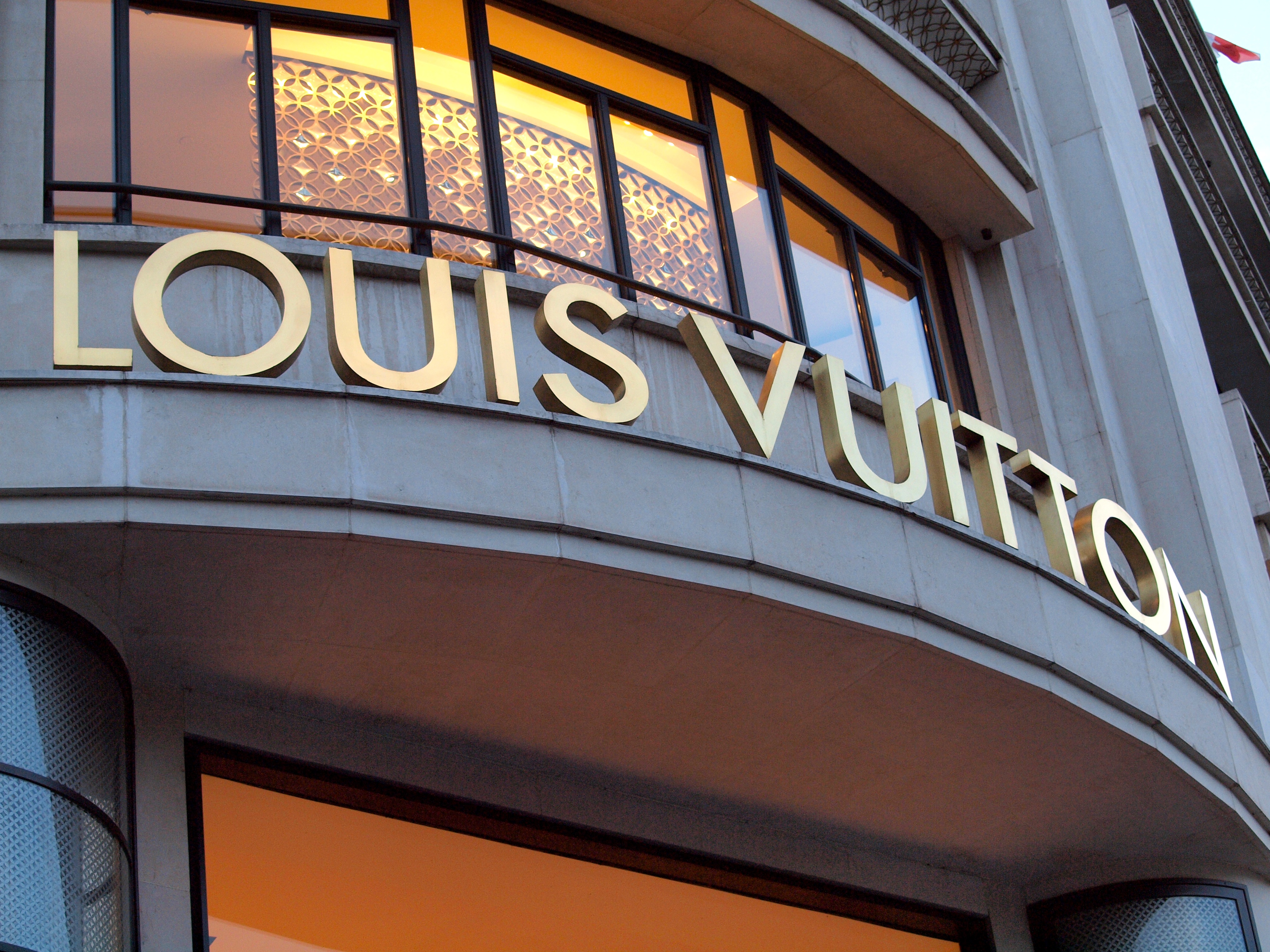 The history of: Louis Vuitton Monogram Canvas – l'Étoile de Saint Honoré